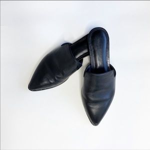 Treasure and bond black slide on shoes